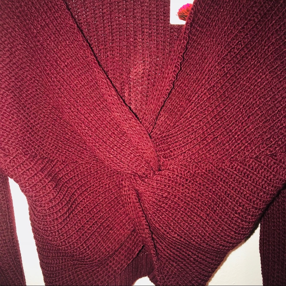 Twist Detail Sweater - Picture 7 of 8